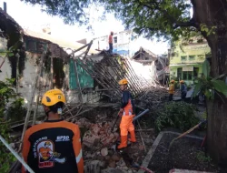 Gempa Pacitan 6,4 M, Bangunan Tua di Blitar Roboh Timpa Kafe